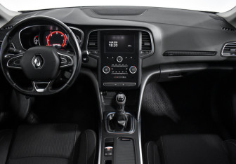 Подержанный автомобиль Renault Megane Wagon 2016 года (15 фото)