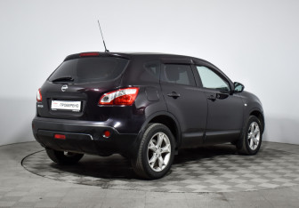 Подержанный автомобиль Nissan Qashqai 2010 года (5 фото)
