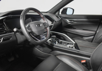 Подержанный автомобиль Geely Tugella 2024 года (9 фото)