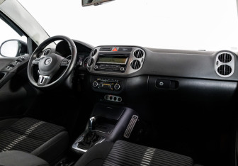Подержанный автомобиль Volkswagen Tiguan 2010 года (9 фото)