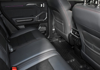 Подержанный автомобиль Jetour T2 2024 года (13 фото)