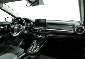 Подержанный автомобиль Kia Cerato Sedan 2019 года (9 фото)