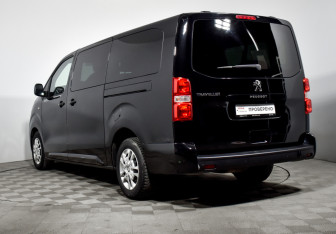 Подержанный автомобиль Peugeot Traveller 2020 года (7 фото)