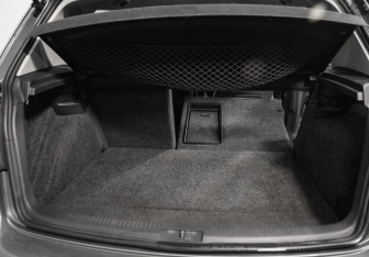 Подержанный автомобиль Volkswagen Golf Hatchback 2009 года (26 фото)