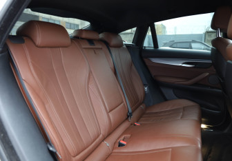 Подержанный автомобиль BMW X6 2018 года (11 фото)