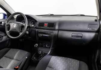 Подержанный автомобиль Skoda Octavia Liftback 2008 года (9 фото)