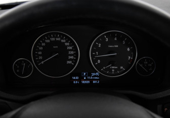 Подержанный автомобиль BMW X3 2013 года (29 фото)