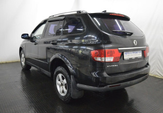 Подержанный автомобиль SsangYong Kyron 2010 года (7 фото)