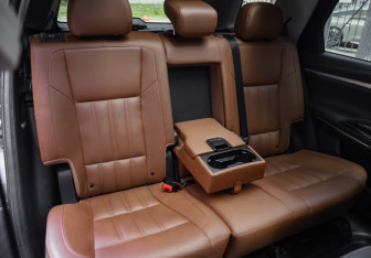 Подержанный автомобиль Changan CS95 2023 года (30 фото)