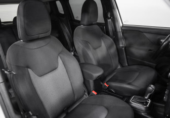 Подержанный автомобиль Jeep Renegade 2018 года (21 фото)