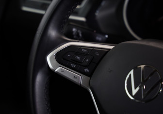 Подержанный автомобиль Volkswagen Tiguan 2021 года (11 фото)