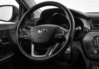 Подержанный автомобиль Kia Rio Sedan 2013 года (15 фото)
