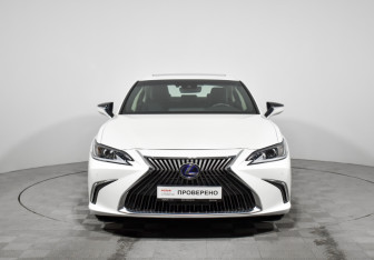 Подержанный автомобиль Lexus ES 2021 года (2 фото)