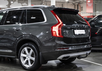 Подержанный автомобиль Volvo XC90 2018 года (12 фото)