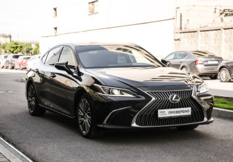 Подержанный автомобиль Lexus ES 2019 года (5 фото)