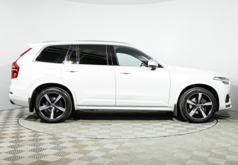 Подержанный автомобиль Volvo XC90 2018 года (4 фото)