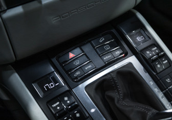 Подержанный автомобиль Porsche Macan 2016 года (36 фото)