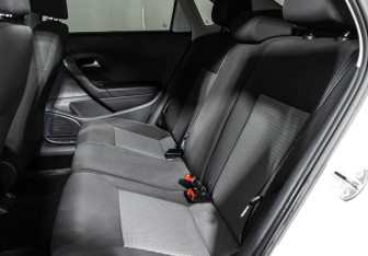 Подержанный автомобиль Volkswagen Polo Sedan 2013 года (10 фото)