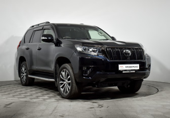 Подержанный автомобиль Toyota Land Cruiser Prado 2019 года (3 фото)