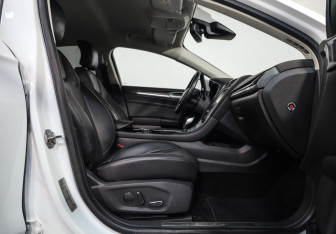Подержанный автомобиль Ford Mondeo Sedan 2016 года (27 фото)