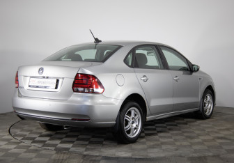 Подержанный автомобиль Volkswagen Polo Sedan 2018 года (5 фото)
