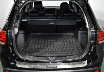 Подержанный автомобиль Mitsubishi Outlander 2016 года (18 фото)