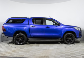 Подержанный автомобиль Toyota Hilux 2020 года (4 фото)