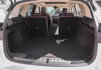 Подержанный автомобиль BMW X1 2024 года (32 фото)