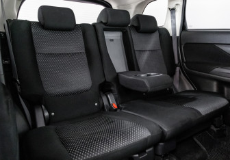 Подержанный автомобиль Mitsubishi Outlander 2016 года (20 фото)