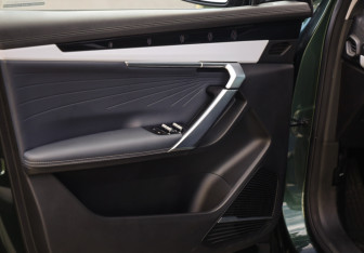Подержанный автомобиль Geely Atlas 2024 года (23 фото)