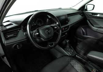 Подержанный автомобиль Skoda Rapid Liftback 2020 года (11 фото)