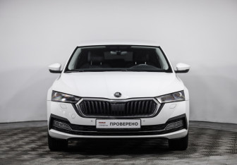 Подержанный автомобиль Skoda Octavia Liftback 2021 года (2 фото)