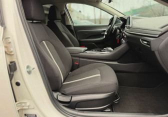 Подержанный автомобиль Hyundai Sonata 2021 года (22 фото)