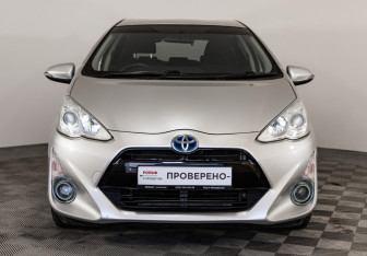 Подержанный автомобиль Toyota Aqua 2017 года (2 фото)