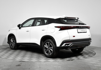 Подержанный автомобиль Omoda C5 2024 года (7 фото)