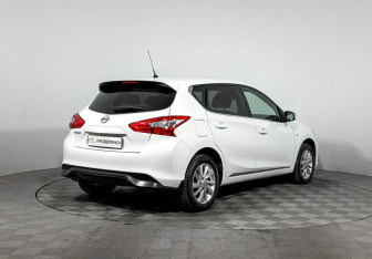 Подержанный автомобиль Nissan Tiida Hatchback 2015 года (5 фото)