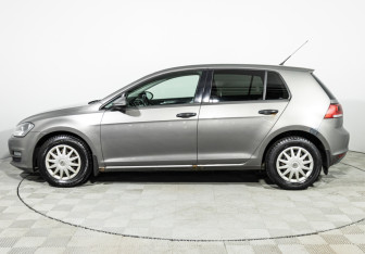 Подержанный автомобиль Volkswagen Golf Hatchback 2013 года (8 фото)