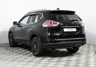 Подержанный автомобиль Nissan X-Trail 2017 года (7 фото)