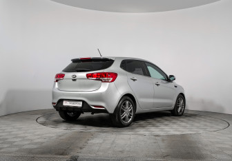 Подержанный автомобиль Kia Rio Hatchback 2015 года (5 фото)