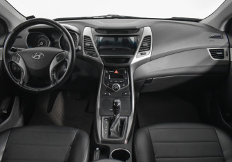Подержанный автомобиль Hyundai Elantra Sedan 2014 года (13 фото)