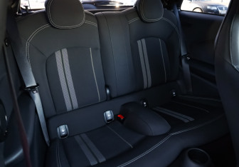 Подержанный автомобиль MINI Hatch 2020 года (27 фото)