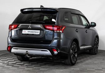Подержанный автомобиль Mitsubishi Outlander 2021 года (5 фото)