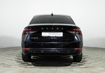 Подержанный автомобиль Skoda Octavia Liftback 2021 года (6 фото)