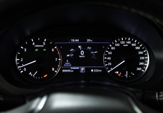 Подержанный автомобиль Infiniti QX50 2018 года (12 фото)