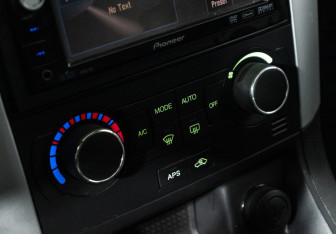 Подержанный автомобиль Chevrolet Captiva 2007 года (16 фото)