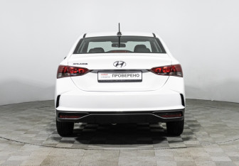 Подержанный автомобиль Hyundai Solaris Sedan 2022 года (6 фото)
