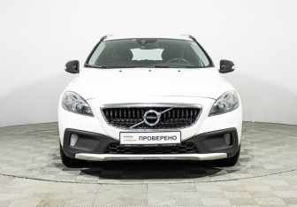 Подержанный автомобиль Volvo V40 Cross Country 2013 года (2 фото)
