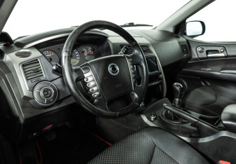 Подержанный автомобиль SsangYong Kyron 2010 года (11 фото)