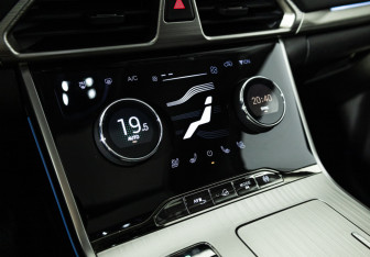 Подержанный автомобиль Exeed TXL 2022 года (20 фото)