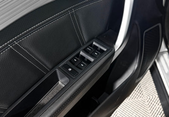 Подержанный автомобиль Geely Emgrand X7 2019 года (10 фото)